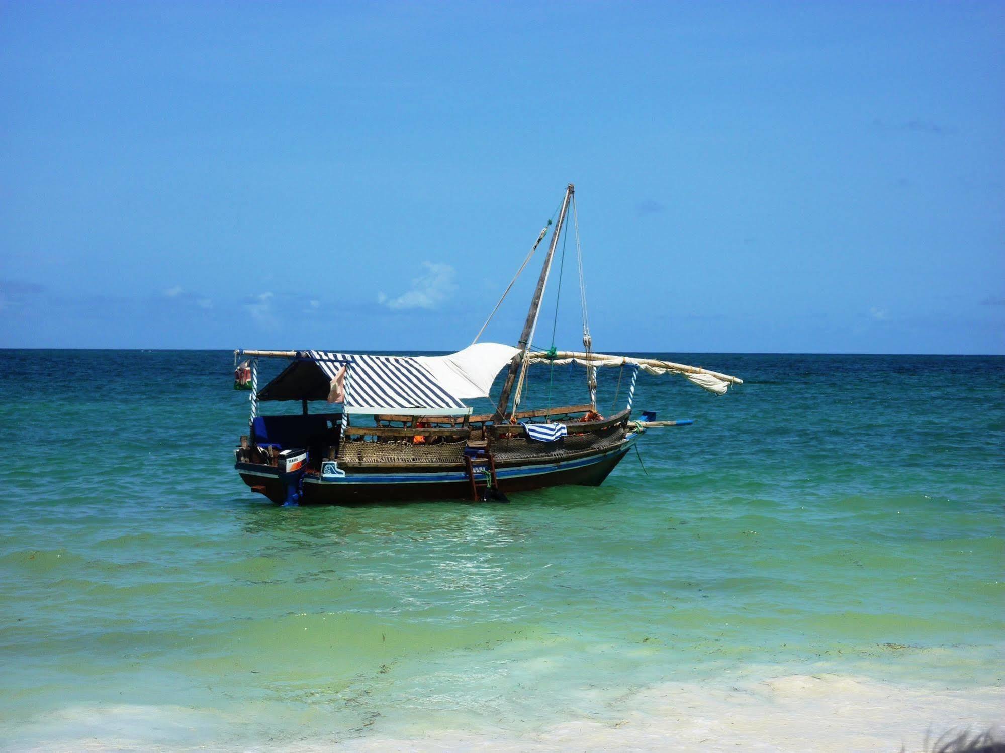 Lantana Galu Beach Diani Beach Luaran gambar